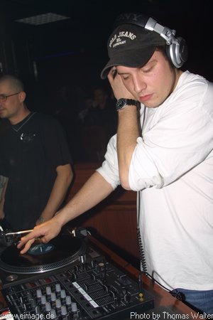 Felix Krcher aka DJ Bundesschranzler Birthdayparty im Madision Neustadt am 21.12.2001 - img_2462.jpg - eimage.de - Event Fotos 