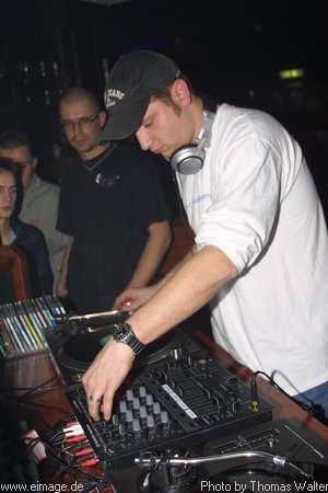 Felix Krcher aka DJ Bundesschranzler Birthdayparty im Madision Neustadt am 21.12.2001 - img_2467.jpg - eimage.de - Event Fotos 
