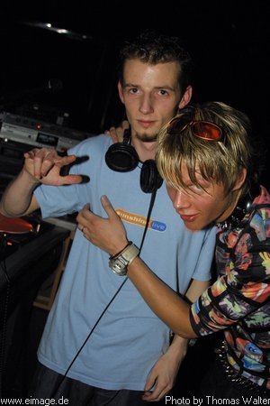 Felix Krcher und DJ Weichei im LeColyse in Frankreich am 23.02.2002 - img_6791.jpg - eimage.de - Event Fotos 