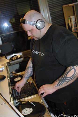DJ Remus bei Globaltrax am 29.05.2002 - img_4380.jpg - eimage.de - Event Fotos 