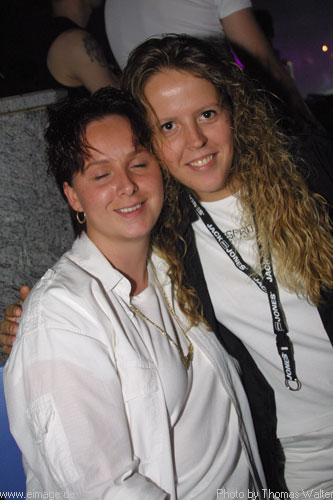 Klubbingman und DJ Shah im Zak in Uelsen am 30.06.2002 - img_6883.jpg - eimage.de - Event Fotos 