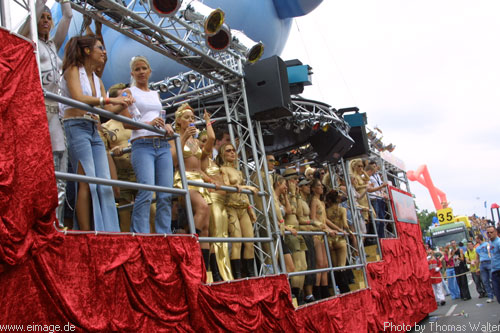 Loveparade in Berlin am 13.07.2002 - img_7468.jpg - eimage.de - Event Fotos 