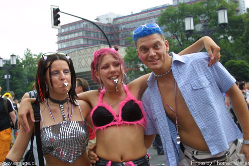 Loveparade in Berlin am 13.07.2002 - img_7535.jpg - eimage.de - Event Fotos 