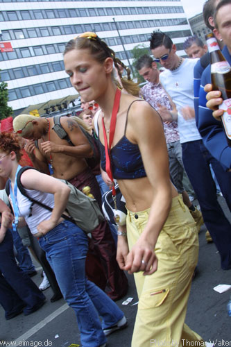 Loveparade in Berlin am 13.07.2002 - img_7557.jpg - eimage.de - Event Fotos 