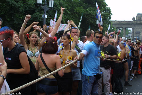 Loveparade in Berlin am 13.07.2002 - img_7601.jpg - eimage.de - Event Fotos 