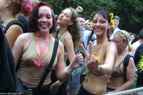 Loveparade in Berlin am 13.07.2002 - img_7605.jpg - eimage.de - Event Fotos 