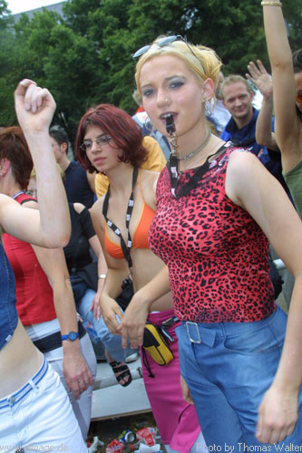 Loveparade in Berlin am 13.07.2002 - img_7611.jpg - eimage.de - Event Fotos 