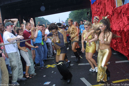 Loveparade in Berlin am 13.07.2002 - img_7621.jpg - eimage.de - Event Fotos 