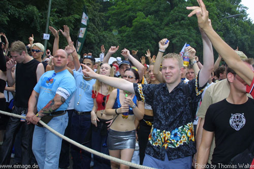 Loveparade in Berlin am 13.07.2002 - img_7664.jpg - eimage.de - Event Fotos 