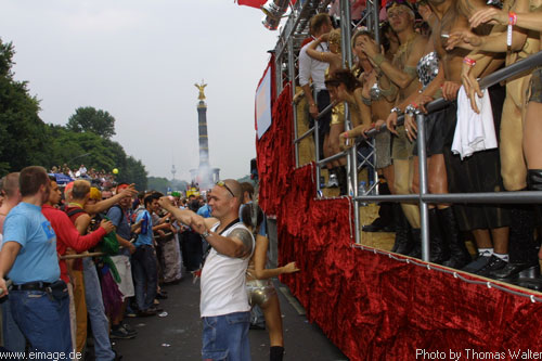 Loveparade in Berlin am 13.07.2002 - img_7701.jpg - eimage.de - Event Fotos 