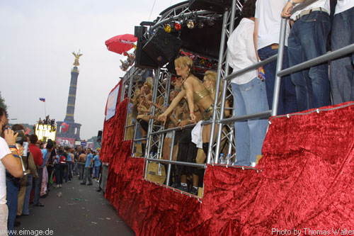 Loveparade in Berlin am 13.07.2002 - img_7711.jpg - eimage.de - Event Fotos 