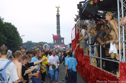 Loveparade in Berlin am 13.07.2002 - img_7730.jpg - eimage.de - Event Fotos 