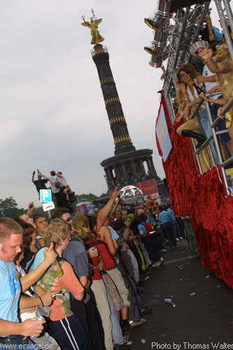 Loveparade in Berlin am 13.07.2002 - img_7743.jpg - eimage.de - Event Fotos 