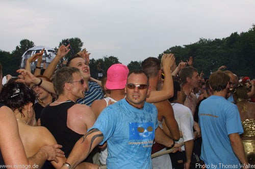 Loveparade in Berlin am 13.07.2002 - img_7767.jpg - eimage.de - Event Fotos 