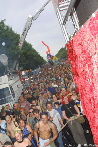 Loveparade in Berlin am 13.07.2002 - img_7867.jpg - eimage.de - Event Fotos 