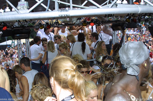 Loveparade in Berlin am 13.07.2002 - img_7889.jpg - eimage.de - Event Fotos 