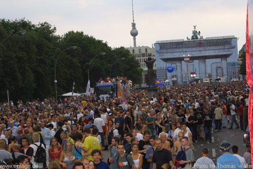 Loveparade in Berlin am 13.07.2002 - img_7893.jpg - eimage.de - Event Fotos 