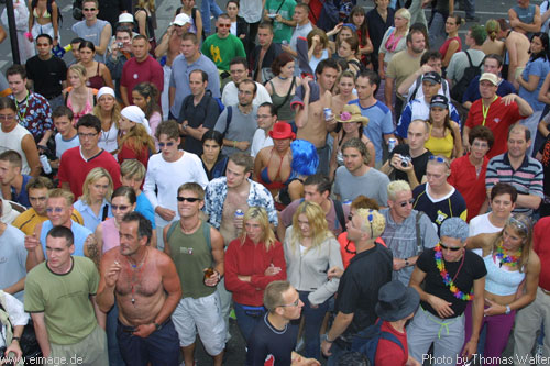 Loveparade in Berlin am 13.07.2002 - img_7910.jpg - eimage.de - Event Fotos 