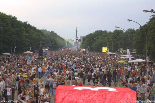 Loveparade in Berlin am 13.07.2002 - img_7915.jpg - eimage.de - Event Fotos 