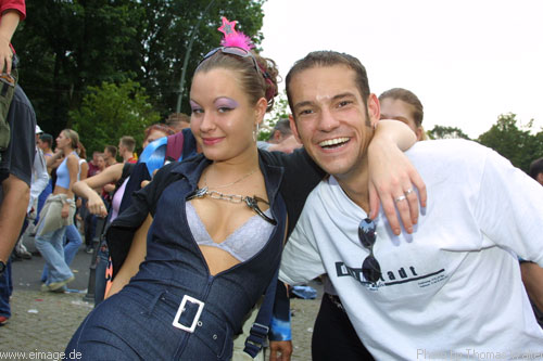 Loveparade in Berlin am 13.07.2002 - img_7950.jpg - eimage.de - Event Fotos 