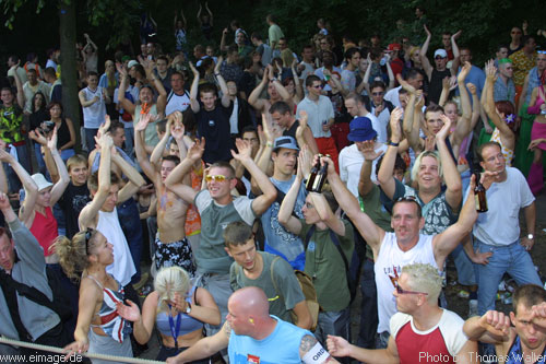 Loveparade in Berlin am 13.07.2002 - img_8009.jpg - eimage.de - Event Fotos 