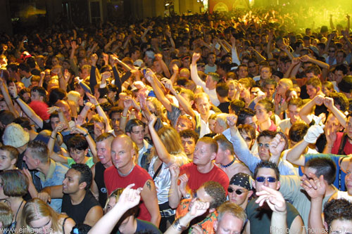 Mainstation-Party zur Street Parade 2002 in Zrich am 10.08.2002 - img_1388.jpg - eimage.de - Event Fotos 