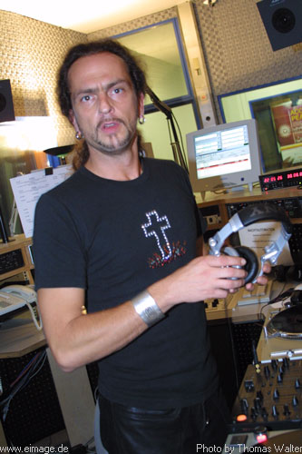 DJ Taucher bei Maximal am 30.08.2002 - img_4262.jpg - eimage.de - Event Fotos 