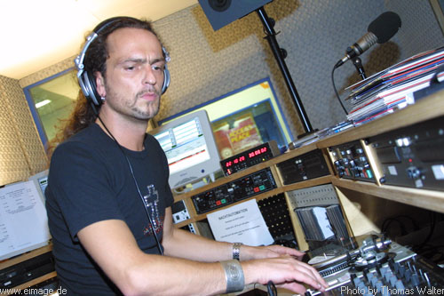 DJ Taucher bei Maximal am 30.08.2002 - img_4268.jpg - eimage.de - Event Fotos 