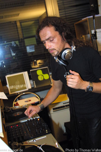 DJ Taucher bei Maximal am 30.08.2002 - img_4281.jpg - eimage.de - Event Fotos 