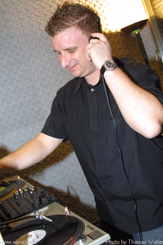 DJ Raschel und DJ Hooligan bei Maximal am 13.09.2002 - img_5755.jpg - eimage.de - Event Fotos 