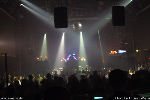 MaxiMal B-Day im Live-Music-Circus Kthen am 09.11.2002 - img_0100.jpg - eimage.de - Event Fotos 