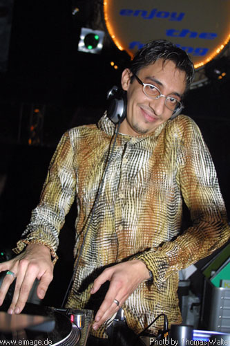 Saturday at Kinki Palace mit DJ Steward am 23.11.2002 - img_0774.jpg - eimage.de - Event Fotos 