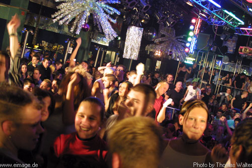 Starsplash - Frank Tunes - Birthday Party am 07.12.2002 - img_1647.jpg - eimage.de - Event Fotos 