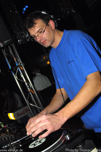 Cosmic Gate aka DJ Bossi am 27.12.2002 - img_4129.jpg - eimage.de - Event Fotos 