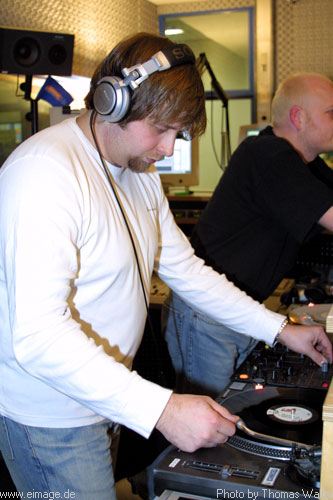 DJ Errik und Tomcraft bei Maximal am 07.02.2003 - img_6637.jpg - eimage.de - Event Fotos 