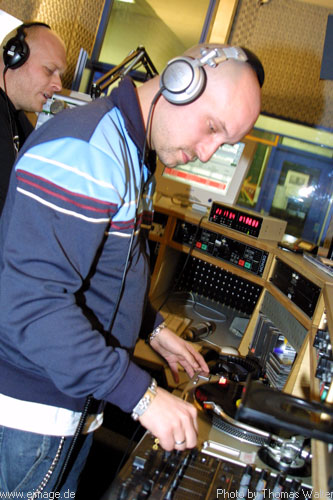 DJ Errik und Tomcraft bei Maximal am 07.02.2003 - img_6696.jpg - eimage.de - Event Fotos 