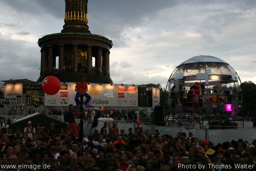 Loveparade 2003 Love Rules in Berlin Part 2 am 12.07.2003 - img_6862.jpg - eimage.de - Event Fotos 