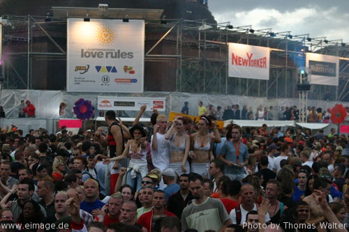 Loveparade 2003 Love Rules in Berlin Part 2 am 12.07.2003 - img_6899.jpg - eimage.de - Event Fotos 