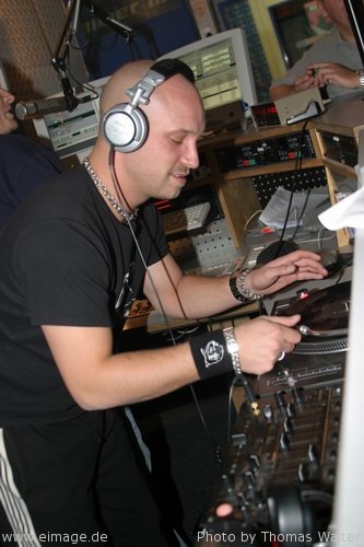 DJ Tomcraft bei Maximal am 17.10.2003 - img_8270.jpg - eimage.de - Event Fotos 