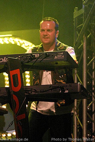 SCOOTER "WE LIKE IT LOUD!" - Tour 2004 in der Phnixhalle Mainz am 07.02.2004 - img_1009.jpg - eimage.de - Event Fotos 