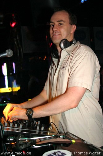 Groove Coverage aka DJ Novus am 01.05.2004 - img_8851.jpg - eimage.de - Event Fotos 