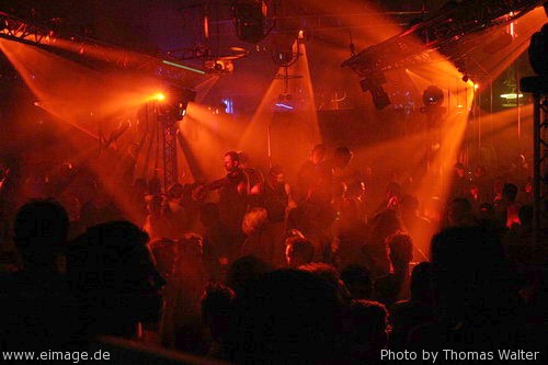 Groove Coverage aka DJ Novus am 01.05.2004 - img_8920.jpg - eimage.de - Event Fotos 