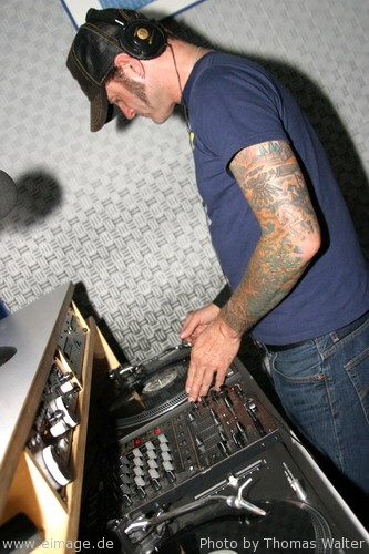 DJ Dag bei Maximal am 02.06.2005 - img_6115.jpg - eimage.de - Event Fotos 